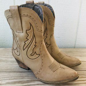 Very Volatile Cowboy Western Boots Womens 9 Taupe Leather Short Cowgirl Booties